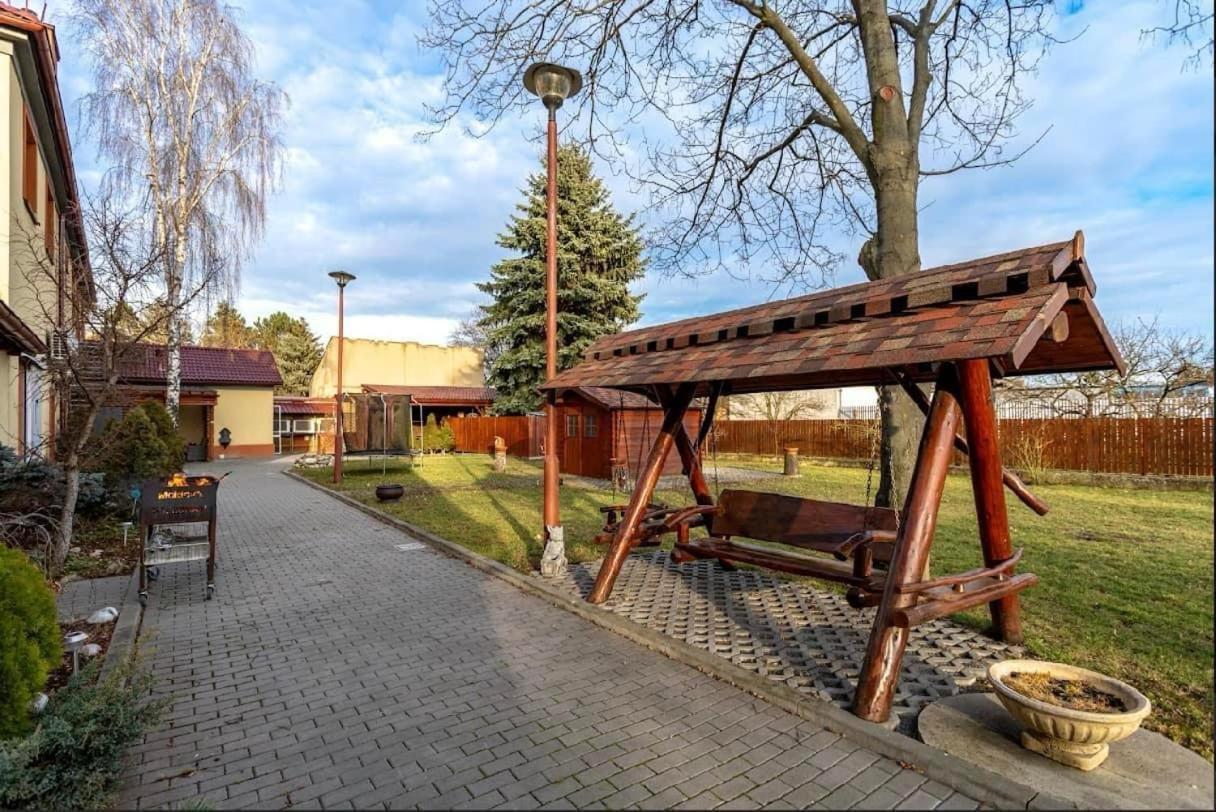 Penzion U Cisarske Cesty Drzovice Exterior photo